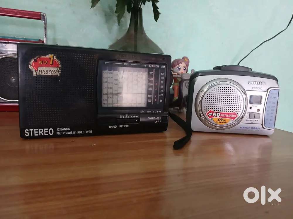 Aiwa 2 Band Radio Walkman And NAKIVA 12 Band Radio