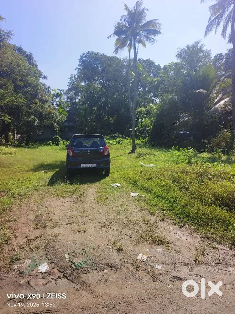 House plot near state highway