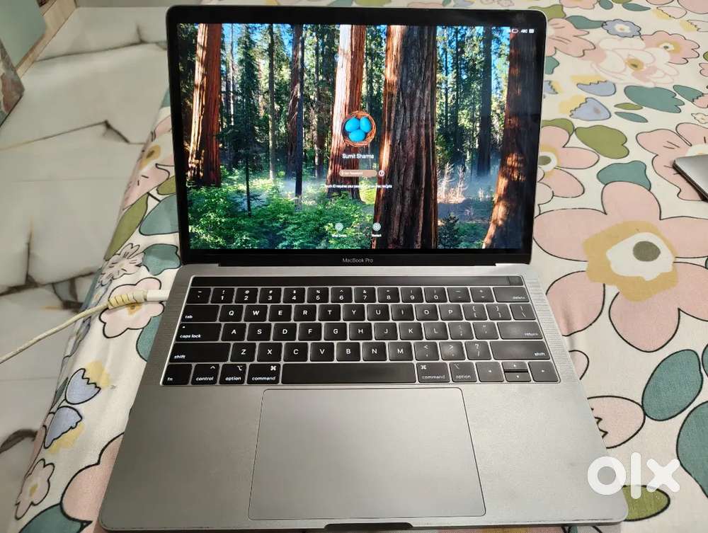 Macbook Pro 2020, Quad Core i5, 8GB, 128GB