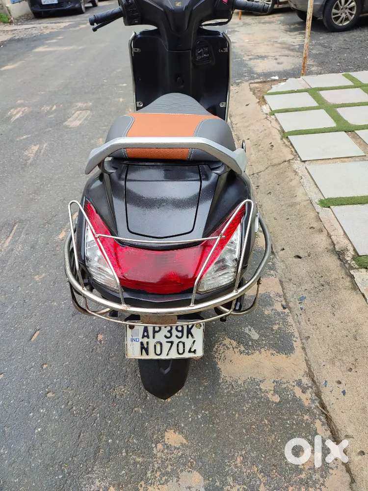 HONDA ACTIVA Bs 6, Good Condition.