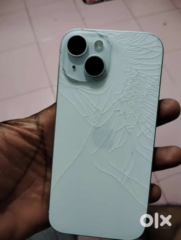 Iphone 15 back glass brokrn
