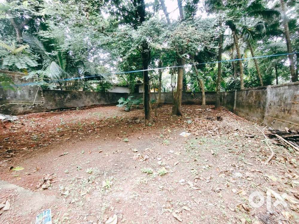Varadiam Centre near 7cents residential land –Thrissur-