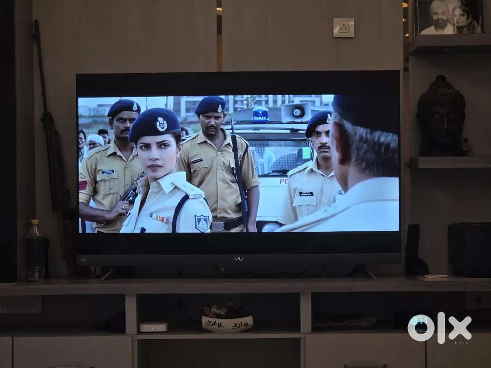 VU 65 inch 65 LX built in sound bar