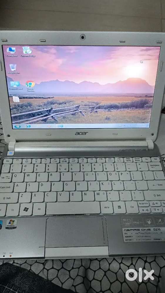 Accer mini laptop
