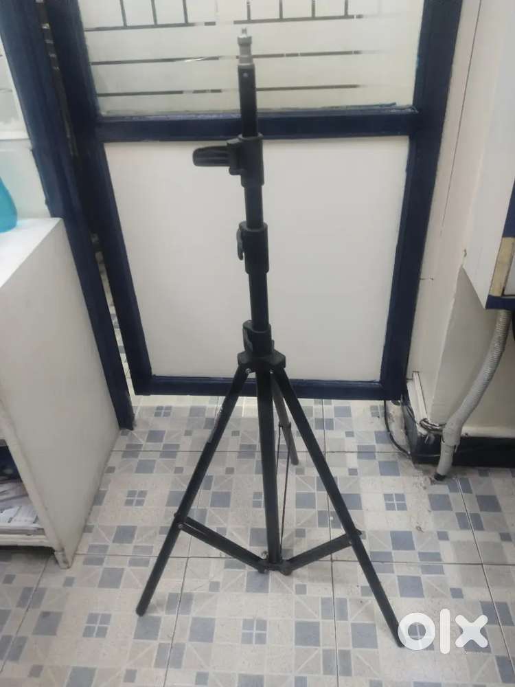 Ringlight with more than 6 feet height solid iron stand/tripod