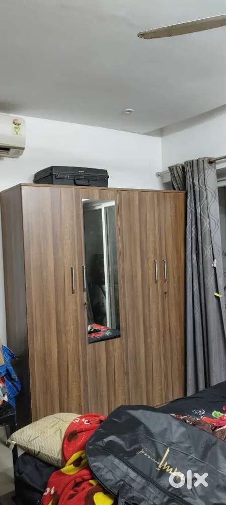 Spacious Modular 4Door Wardrobe with Mirror & Storage Use Together