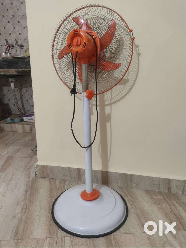 Table fan for sell 6 month motor warrenty left