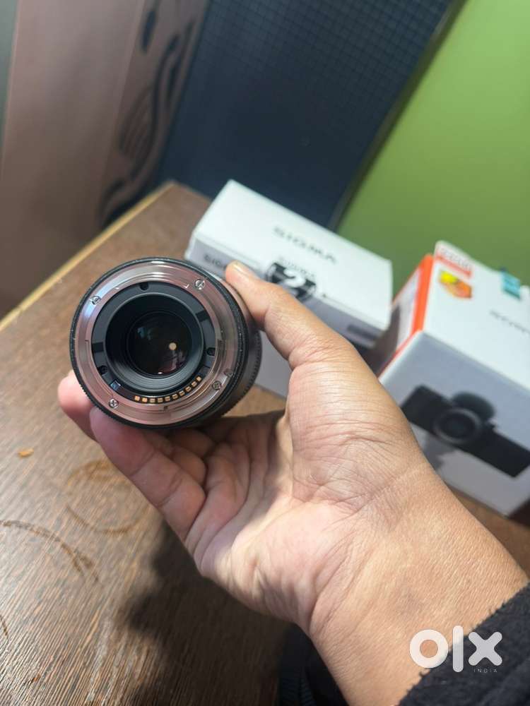 Zve10 with 16mm 1.4