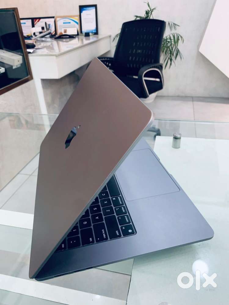 MacBook Air M3 (15.3inch) 8GB/256GB SPACE GREY JUST IN 61,000/-