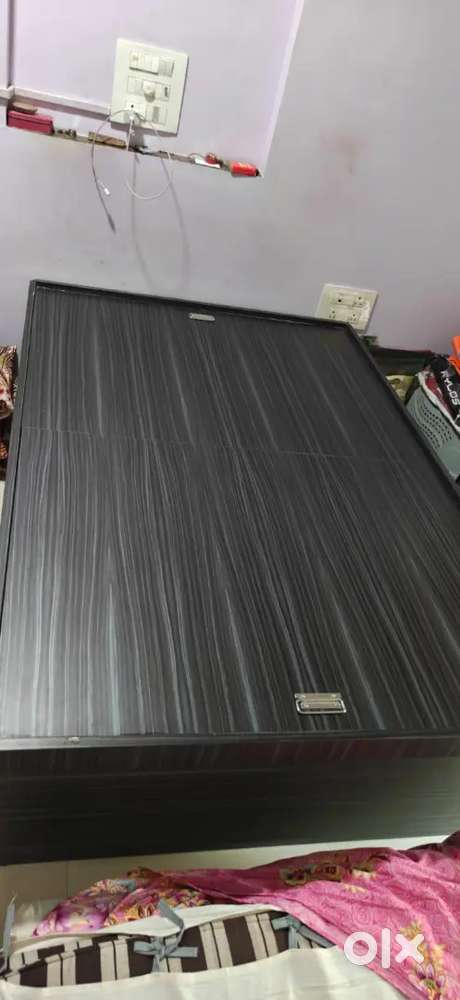 Master bad for bedroom with storage