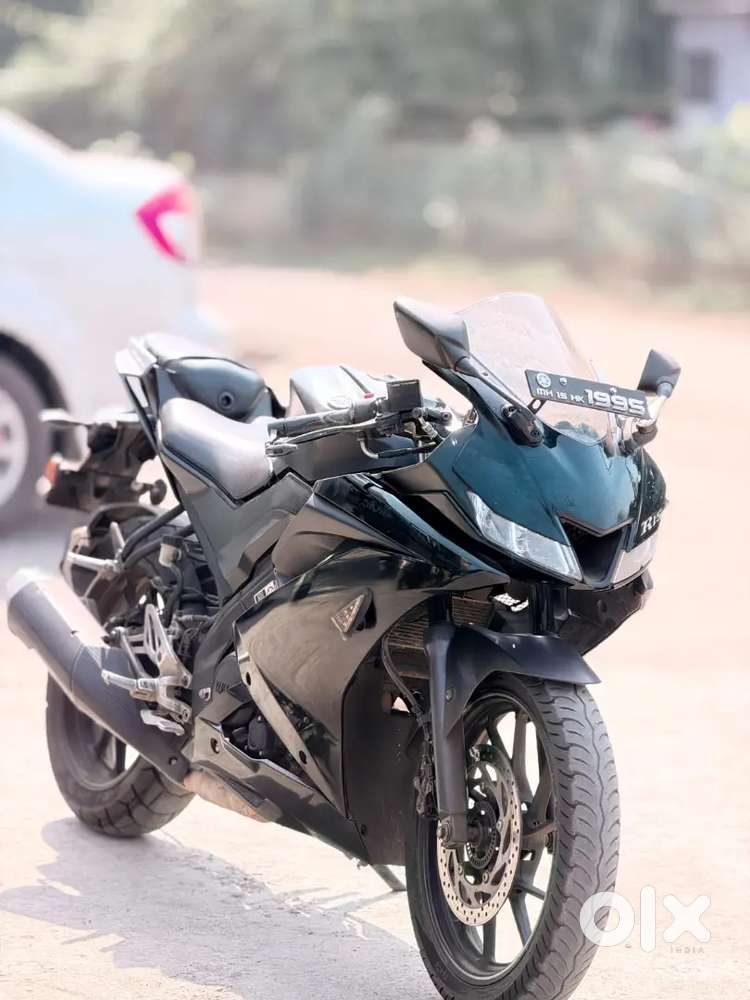 YAMAHA R15 V3