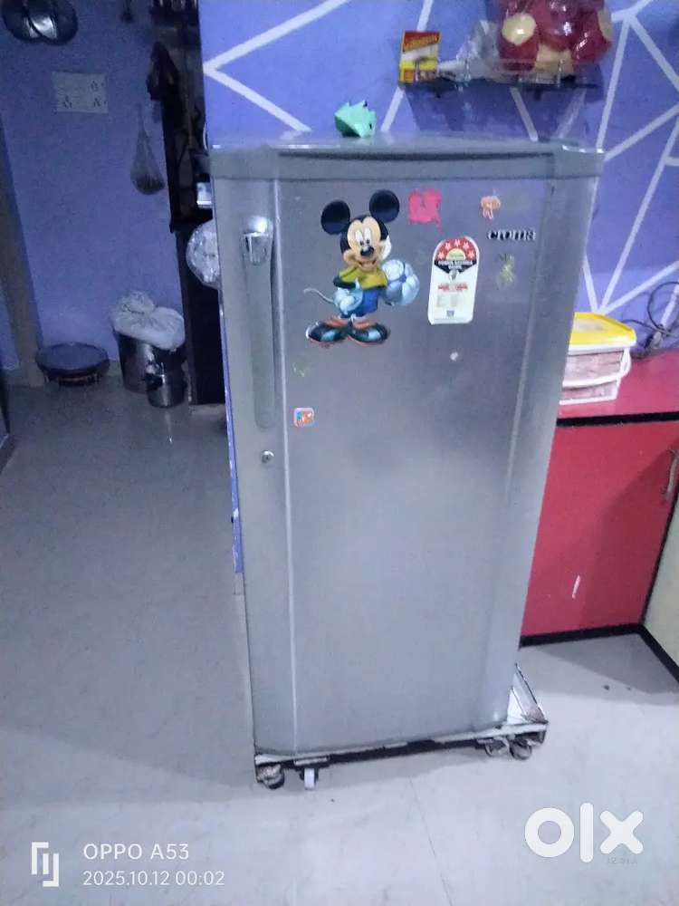 Tip top condition croma branded fredge