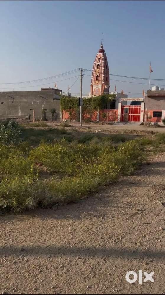 Dheeraj nagar on gemnapir road 10x15 ki corner shop ka plot