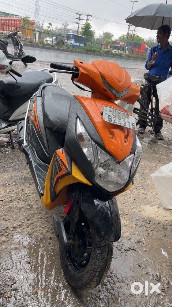 Need new bike thats why Gud condition And mantoin scooty One handed