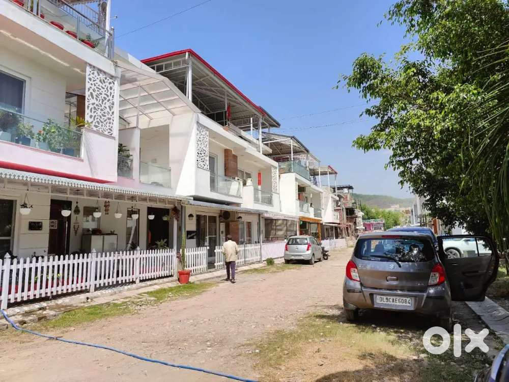 Independent Villa in gated society