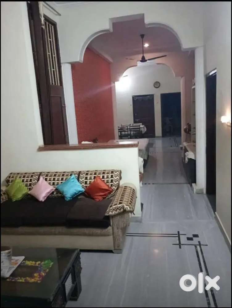 4 BHK Flat near Chitrakoot FOR BANK MNC OFFICE FAMILY OR BACHELORS