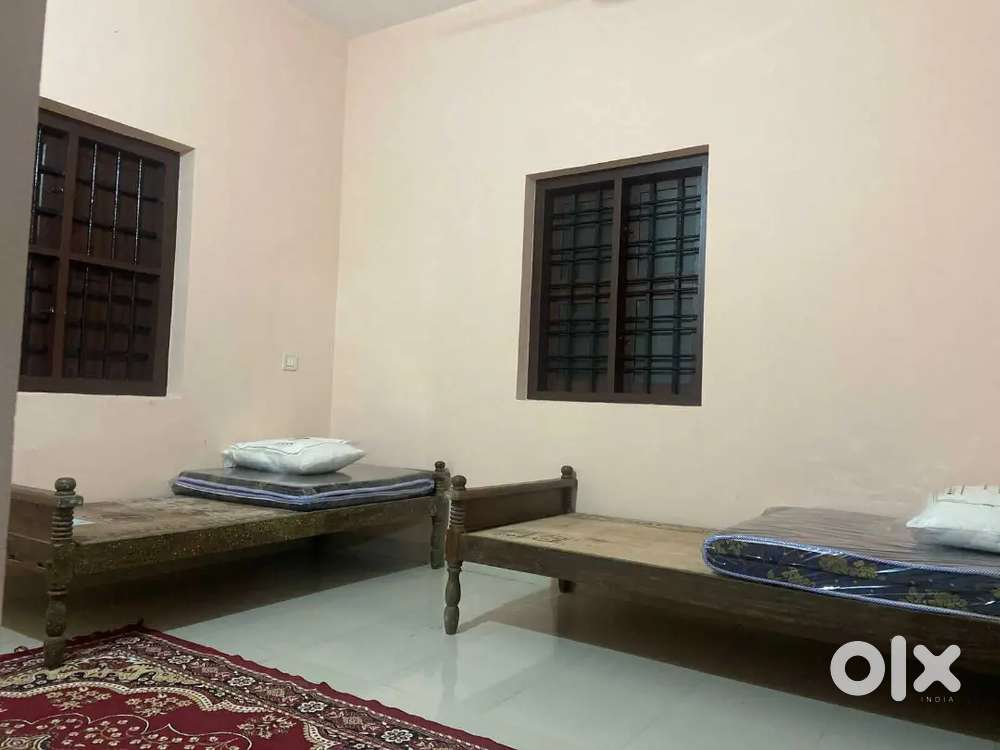 PG for Women - 2 and 3 Sharing Rooms Near Metromed Hospital Iringallur