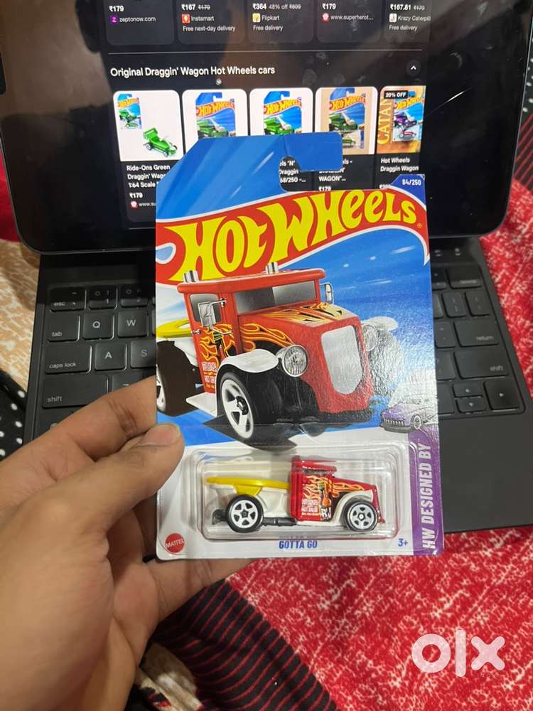 HOT WHEELS