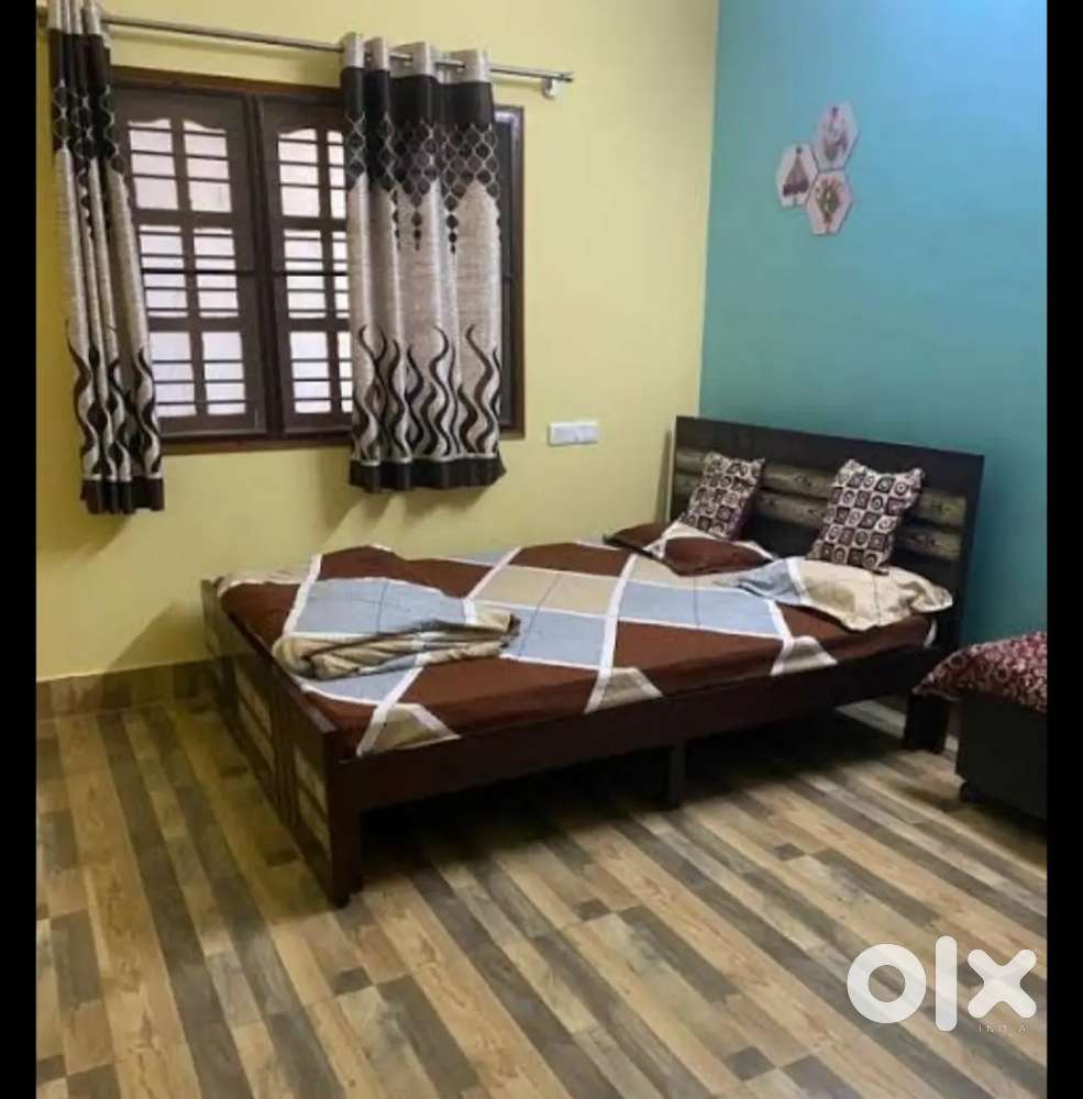 Furnished room for girls only