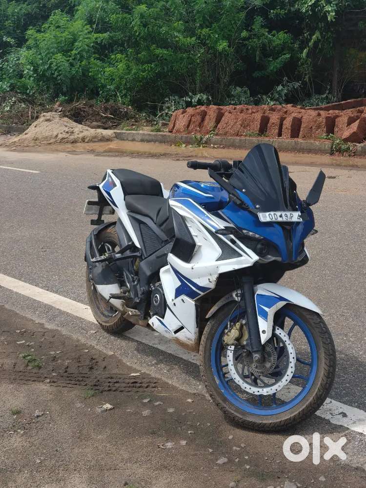 Bajaj Pulsar rs 200