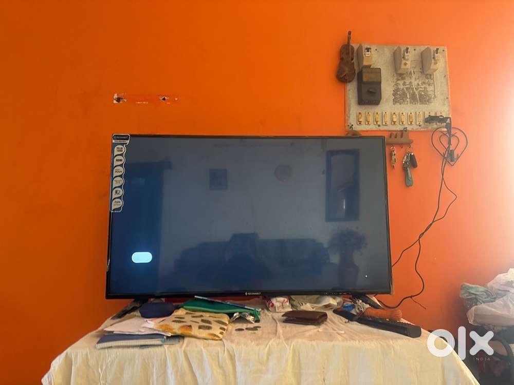 Reconnect brand , 42inches , full hd 1080 , HDMI , pc input