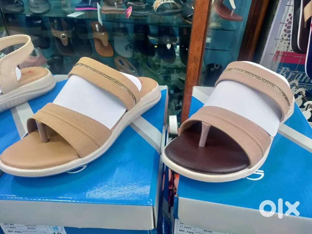 Sales person for footwear shop