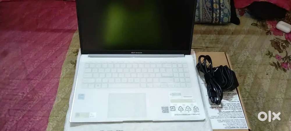 I am selling my brand new Intel i3 Asus vivobook 15 unused laptop.