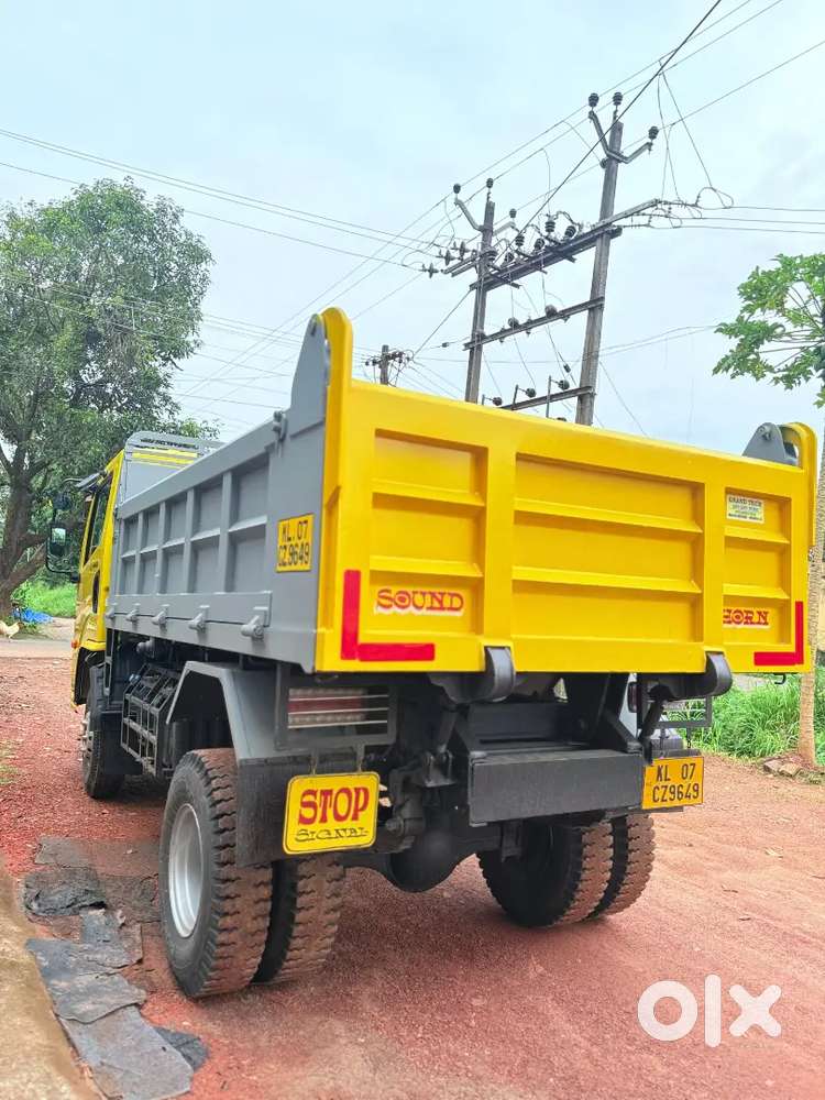 2022 model eicher tipper 8000 km run