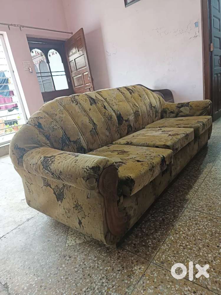 5 Seater sofa for sale
