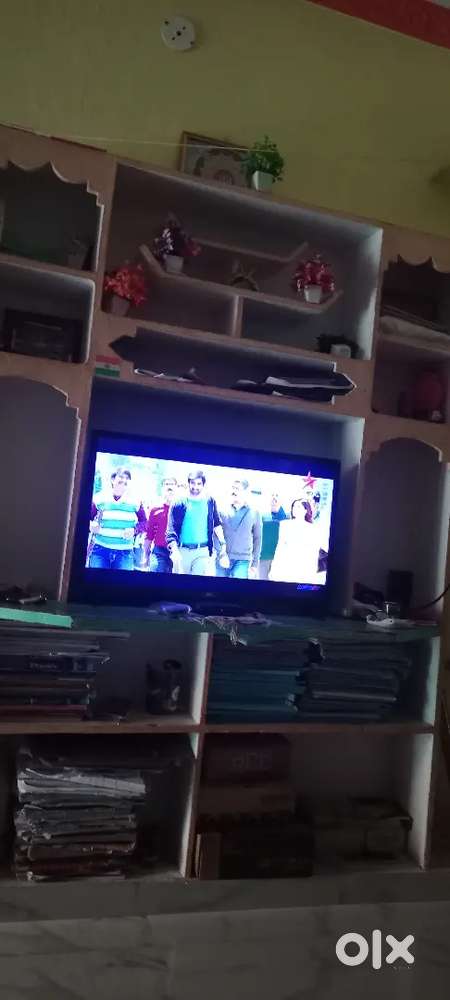 LG tv 32inches
