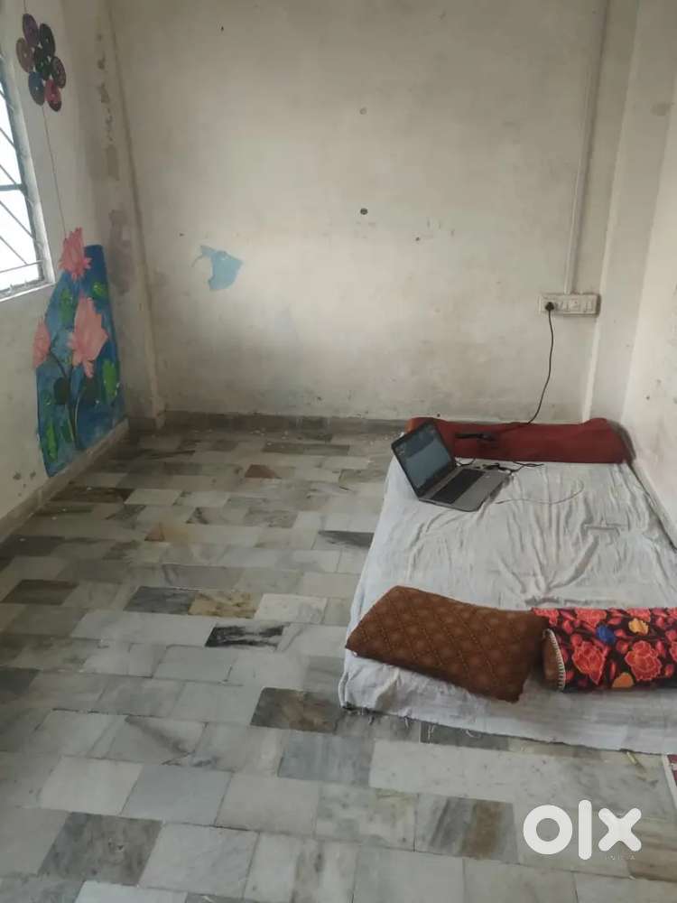 Independent flat for girls sharing