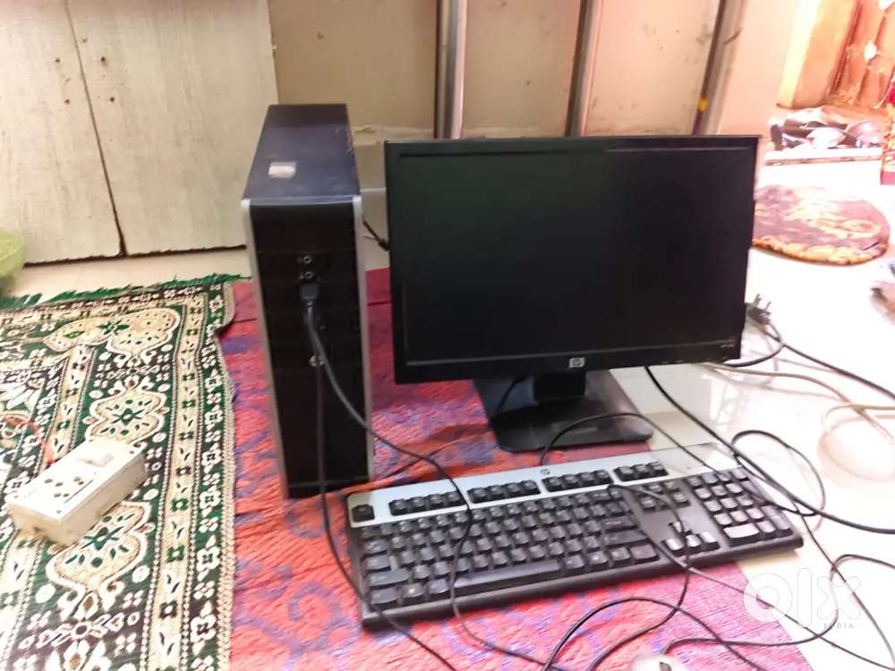 HP desktop  computerscreen mouse and keyboard setup in good condition