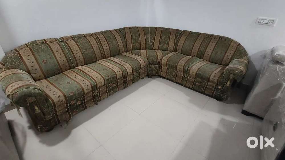 L SHAPE SOFA SET FOR SALE IN MINT CONDITION