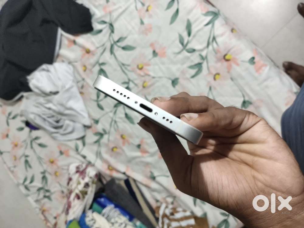 Iphone 13-128GB-good condition-minor issue