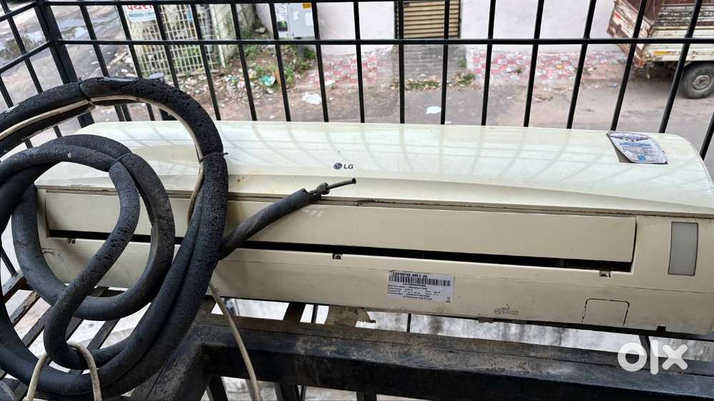 LG 1.5 Ton 5 Star AC