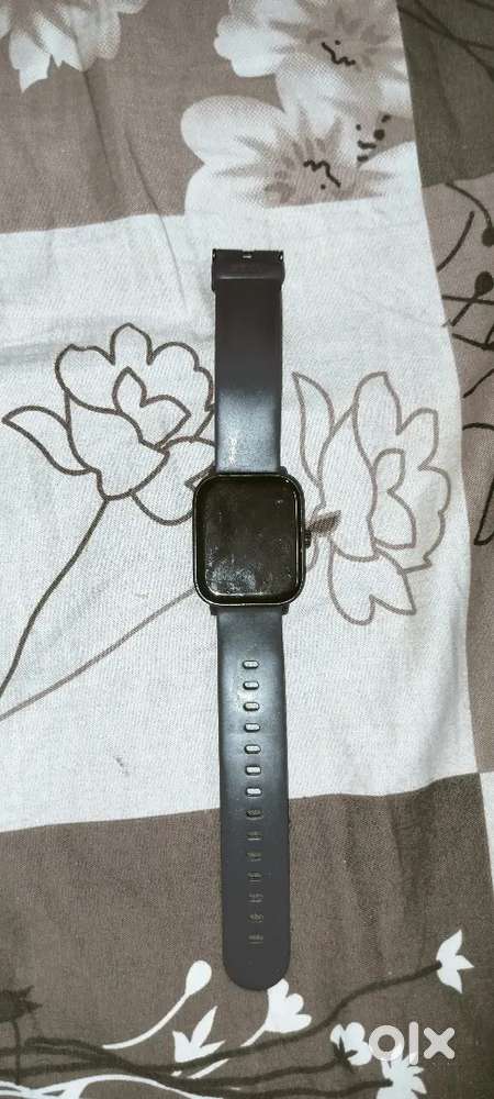 Noise icon 2 smart watch