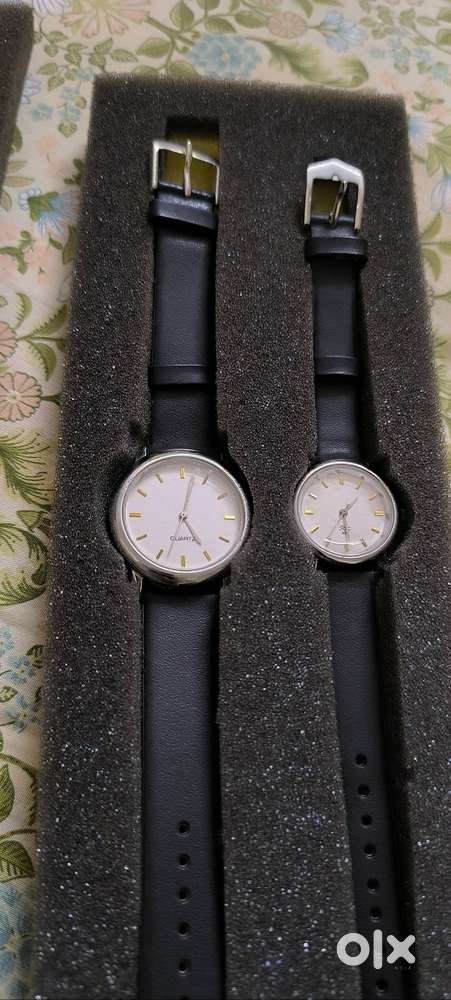 Quartz watch in pair
