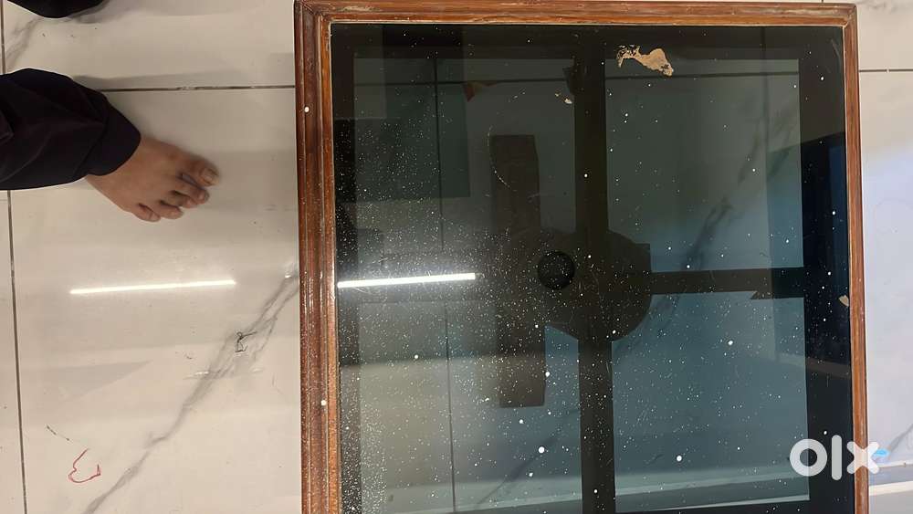 Dinnig tabel and tipoi pure wooden 5 chair and 2 wooden tipoi