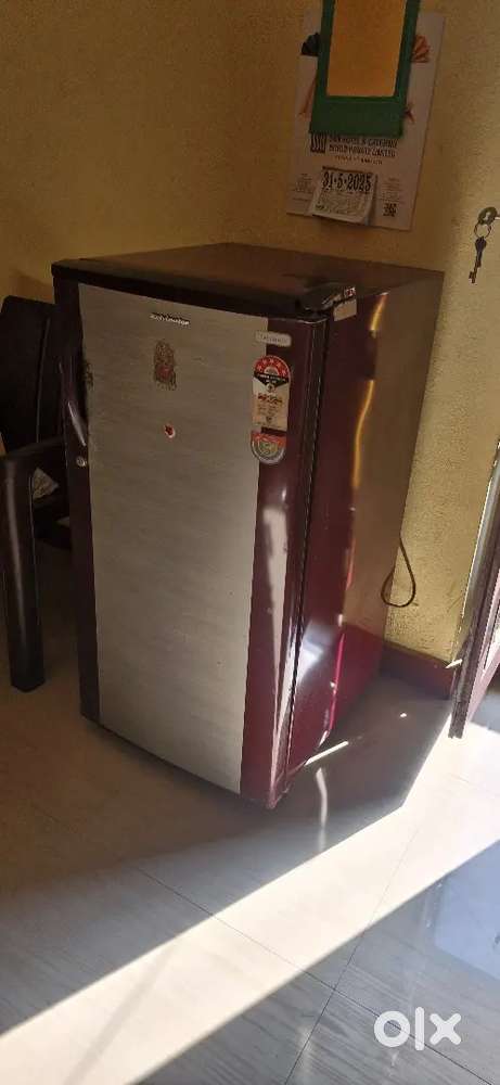 Kelvinator fidge ALL ARE GOOD PERFET CONTISON  2012 MODEL COOLING GOOD