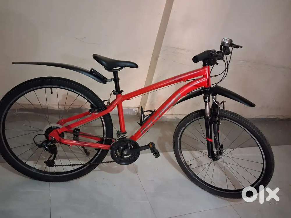 Mountain Bike Rockrider ST100  21 Speed, 80mm suspension, Red