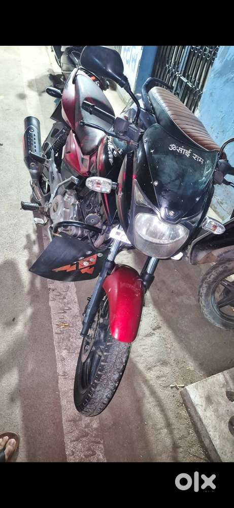 Pulsar 150 2016 model good condition red blck two tone color