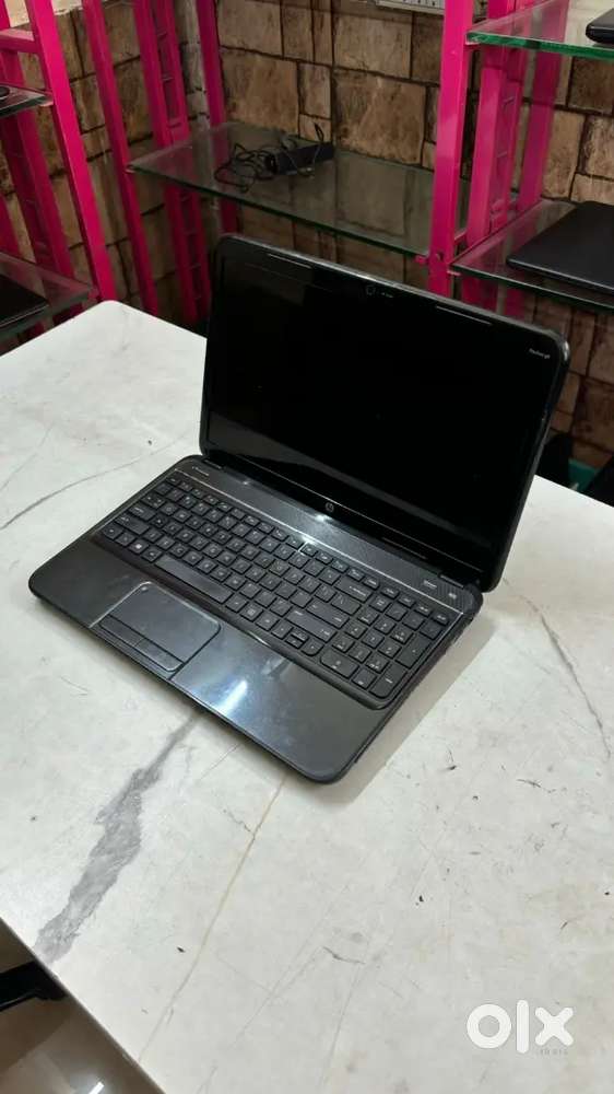 Hp i3 laptop for sell in just 8500 with SSD very fast laptop
