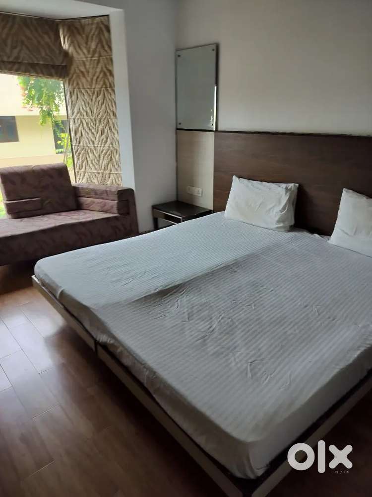 5 rooms vacant for rent in basement