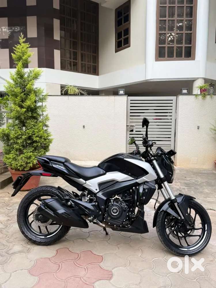 BAJAJ DOMINAR 250