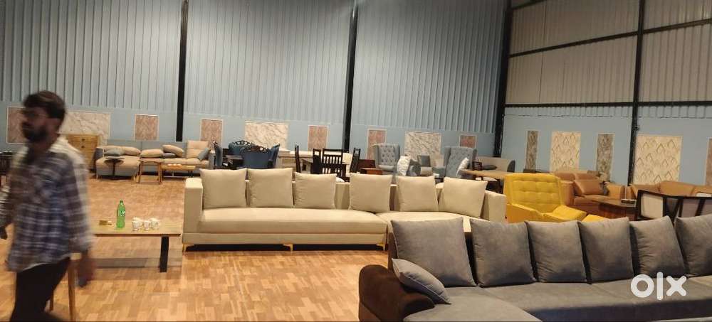 We are looking for a sales girl fir our furniture showroom