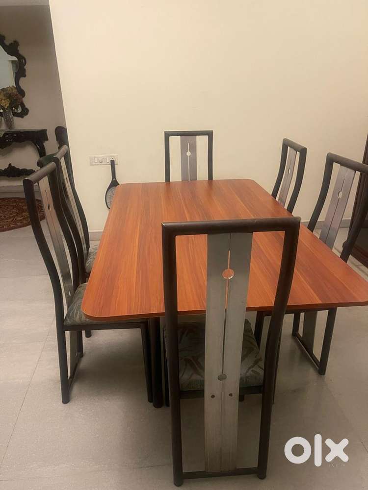 6 seater dining table