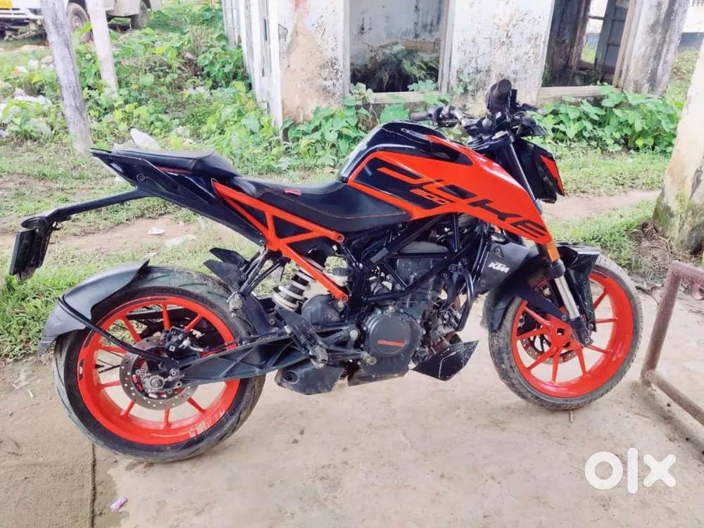 Duke 200 urgent selling