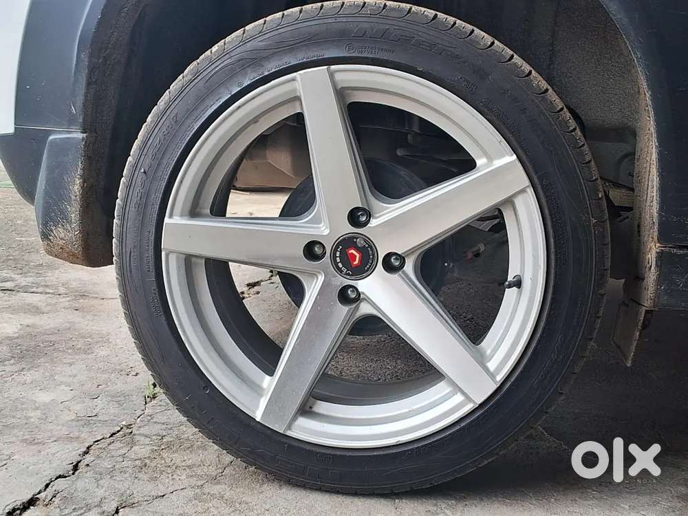 Vossen original wheel and good condition urgent seel (225/45/R17)