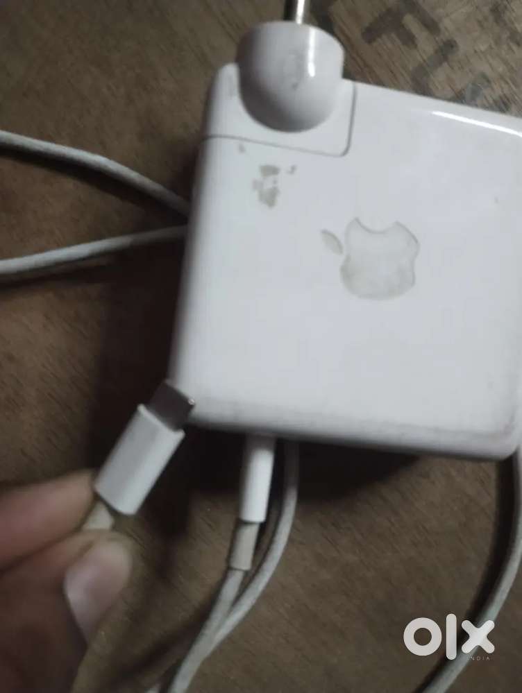 MacBook Air 2023 m2 61w o -power adopter with c to c cable