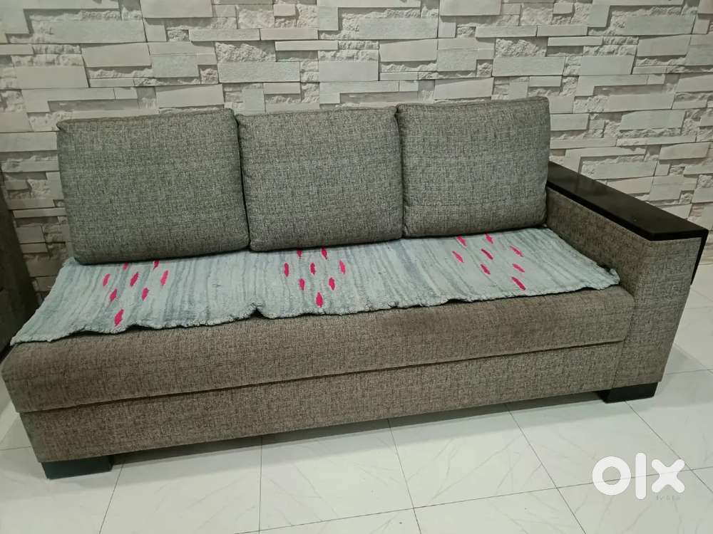 'L' shape  7 seater Sofa in good condition